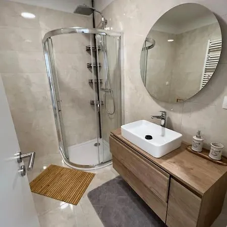 Apartament Korosi Apartman *